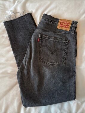 Levi's Women’s Straight Leg Jeans in Washed Black